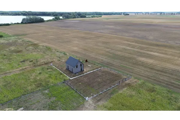 wąbrzeski, Płużnica, Diałka z projektem ddomku  ogrodzona nad jeziorem